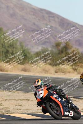 media/Nov-16-2025-Race Pace (Sun) [[8c5fa54630]]/Non Verified Riders (1st 20 Minutes)/2-Turn 10 (1010am)/